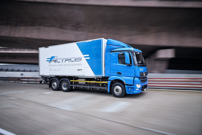 Vollelektrische Mercedes-Benz Lkw für den schweren Verteilerverkehr: Nachhaltig, vollelektrisch und leise: Mercedes-Benz eActros geht 2018 in den Kundeneinsatz