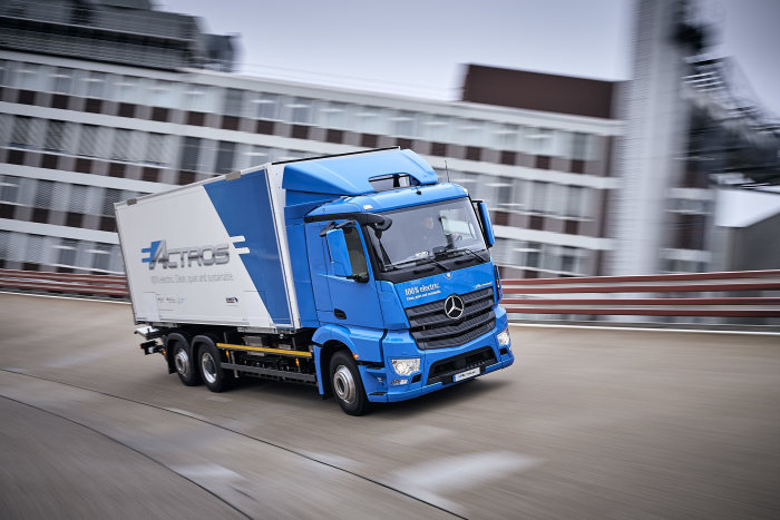 Vollelektrische Mercedes-Benz Lkw für den schweren Verteilerverkehr: Nachhaltig, vollelektrisch und leise: Mercedes-Benz eActros geht 2018 in den Kundeneinsatz