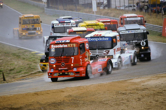 Youngtimer als Publikumsmagnet - der Mercedes-Benz Renn Truck von 1998