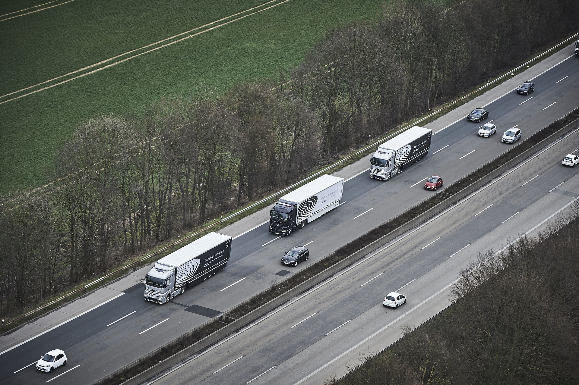 Mercedes-Benz Trucks: FutureLab@Mercedes-Benz Trucks:  How Mercedes-Benz Trucks is developing the truck of the future: high-calibre experts, exclusive insights