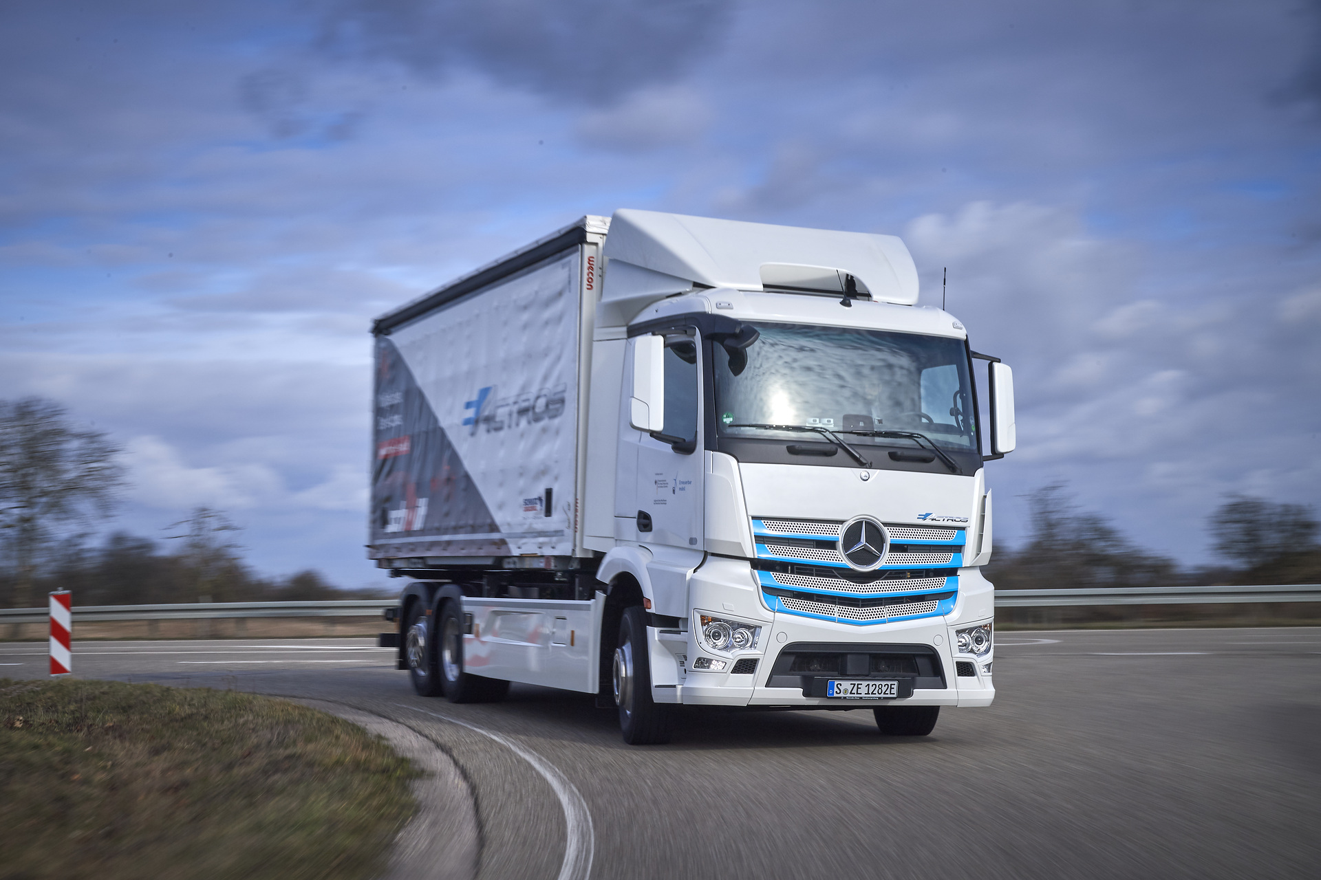Fully battery-electric driven truck for heavy-duty distribution: Mercedes-Benz eActros starts in the Murg valley: emission-free and quiet transportation