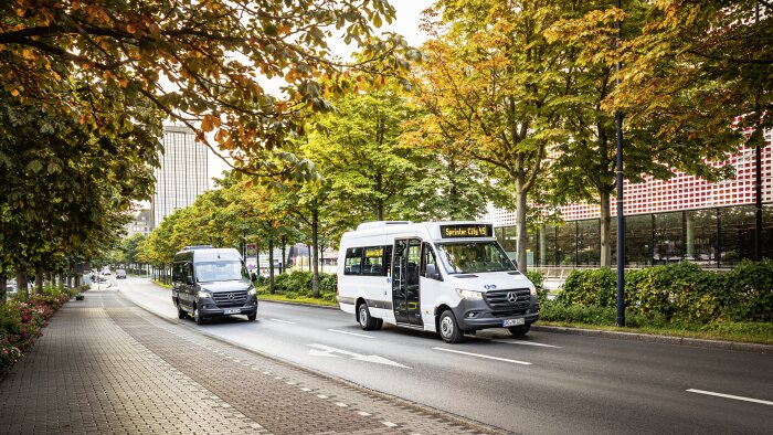 Two welcome additions to the minibuses bearing the three-pointed star:  The Sprinter Transfer 45 and Sprinter City 45