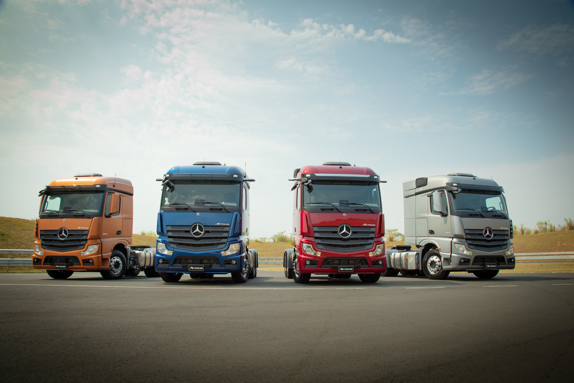 On a global platform and customised for Brazil: Launch of the new Mercedes-Benz Actros heavy-duty truck at the Fenatran