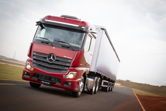 On a global platform and customised for Brazil: Launch of the new Mercedes-Benz Actros heavy-duty truck at the Fenatran