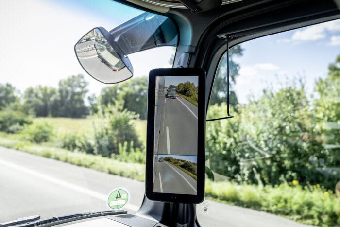 Einzigartig im Fernverkehr – die MirrorCam ersetzt den Spiegel
