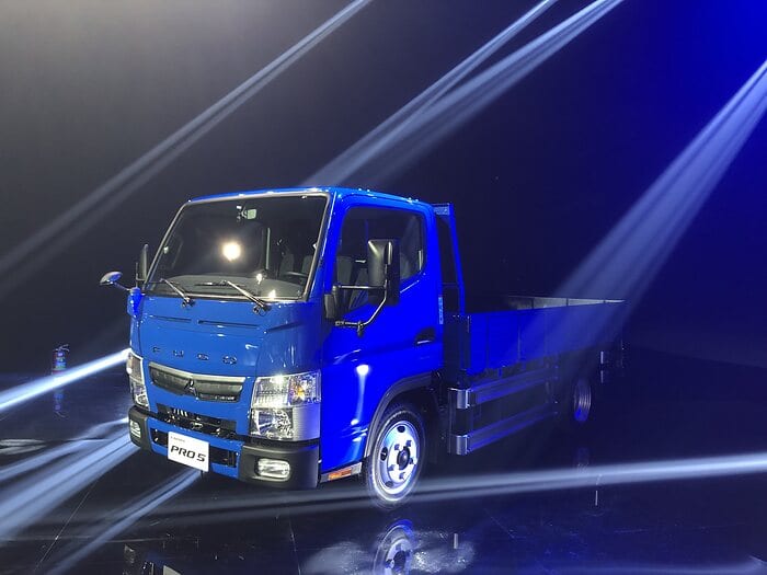 Mitsubishi Fuso celebrates the handover of the 30,000th vehicle to customers in Taiwan