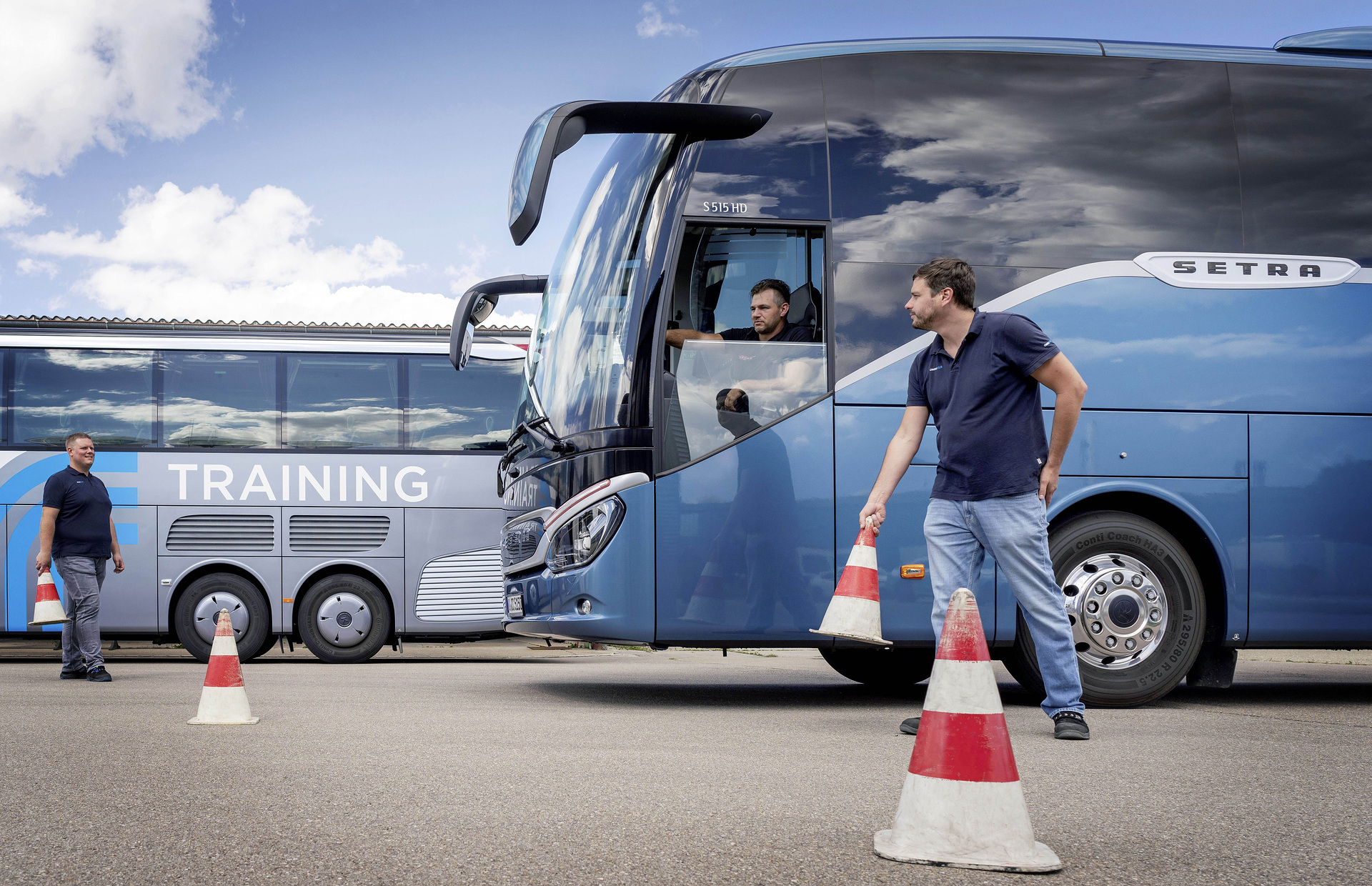 30 Jahre, 20.000 geschulte Fahrerinnen und Fahrer, ein Ziel: mit dem spezifischen Omnibus-Fahrsicherheitstraining Unfälle vermeiden