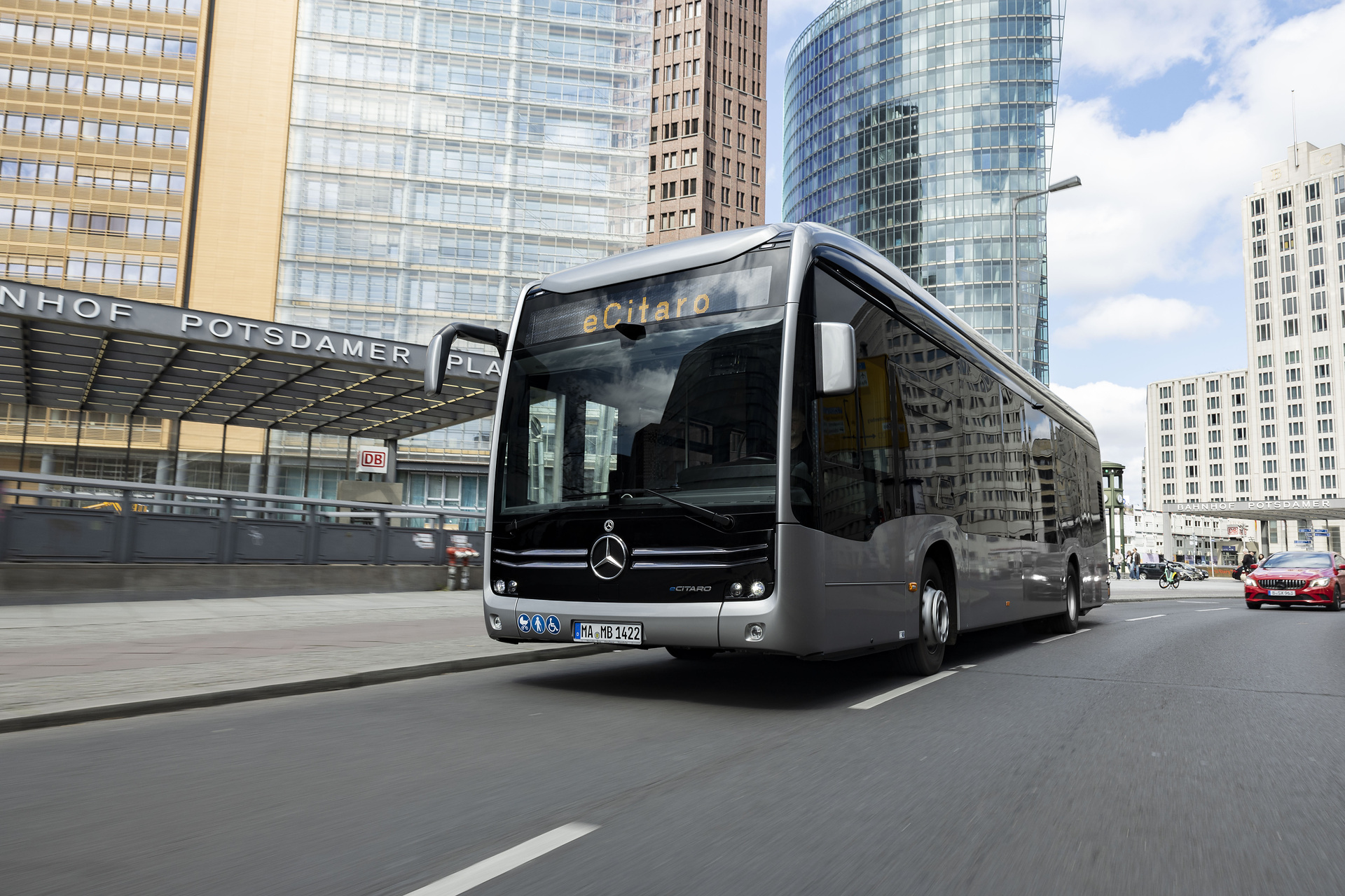 The all-electric Mercedes-Benz eCitaro city bus with the latest generation of batteries