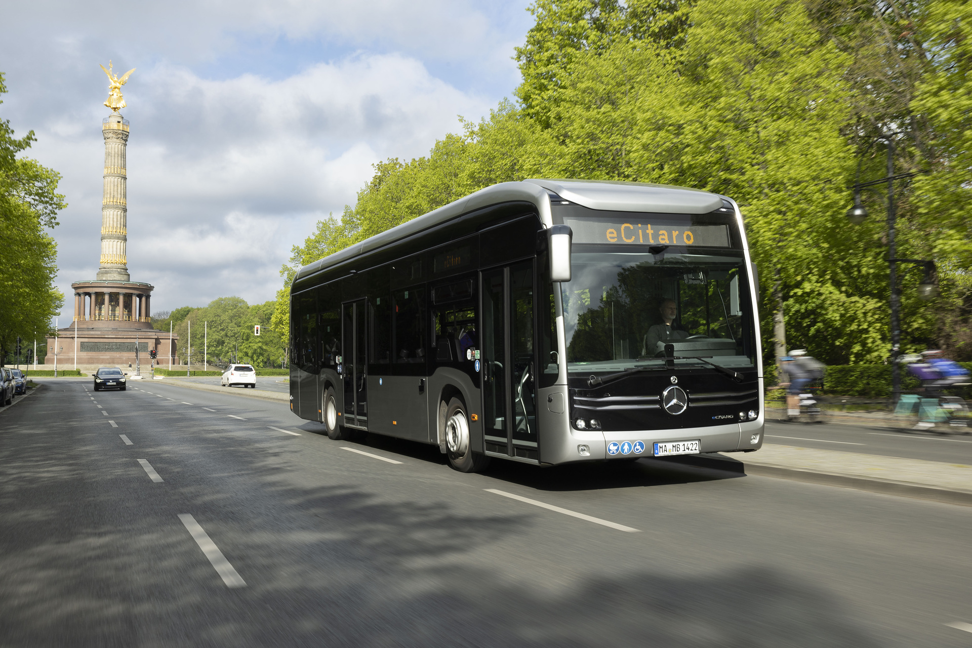 The all-electric Mercedes-Benz eCitaro city bus with the latest generation of batteries