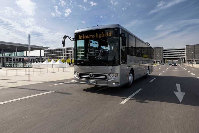 The compact Mercedes-Benz Intouro K hybrid inter-city bus