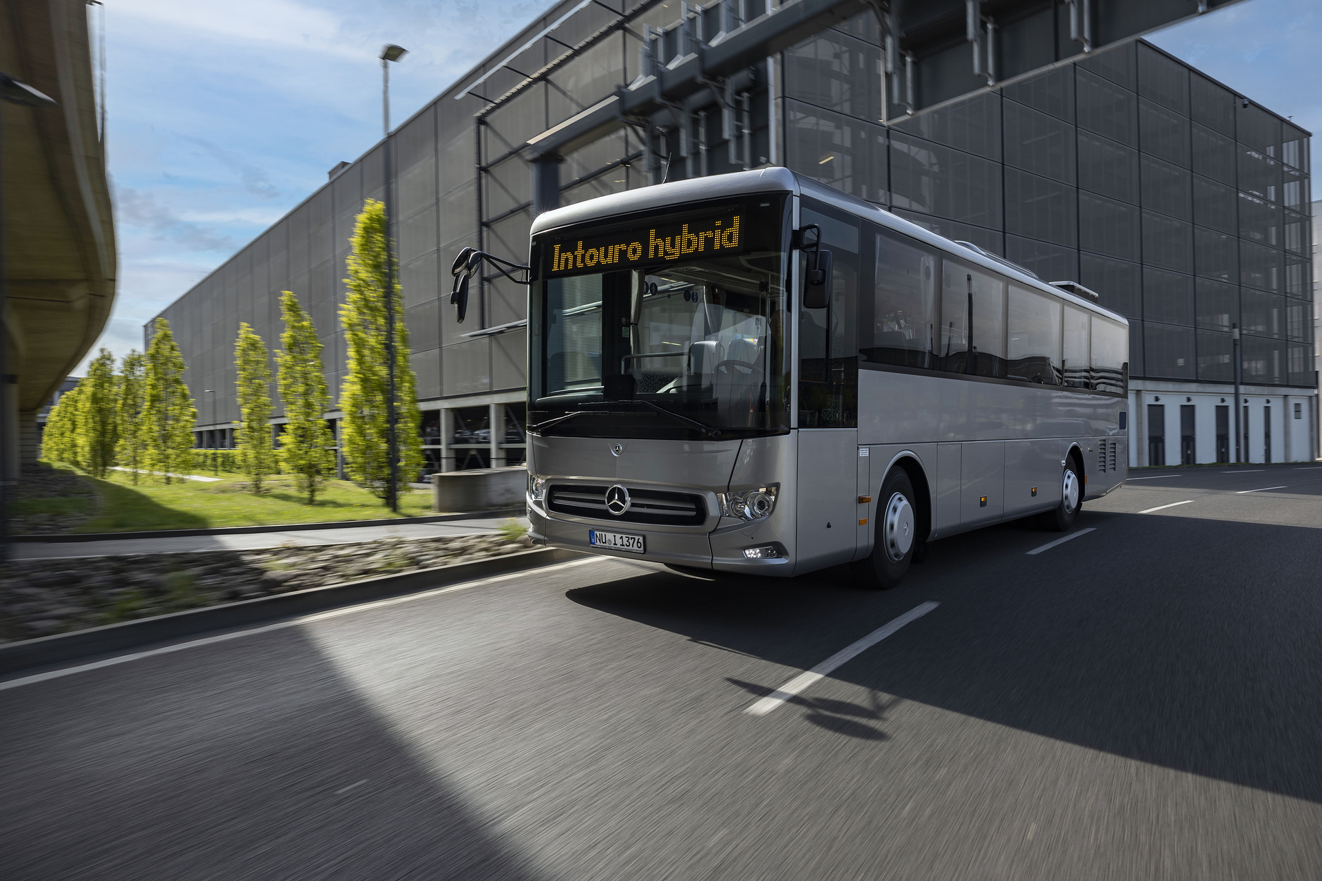 The compact Mercedes-Benz Intouro K hybrid inter-city bus