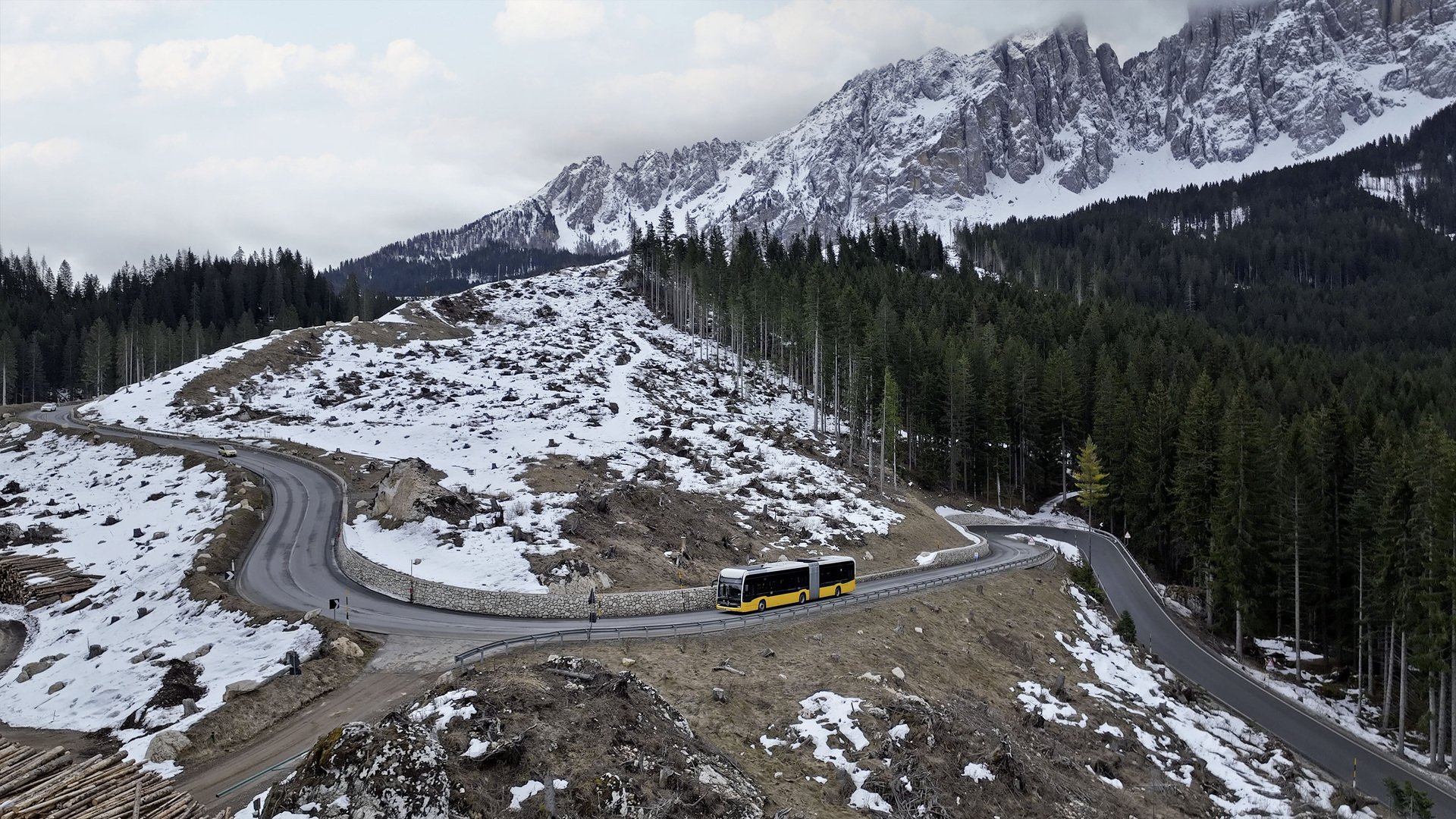 Alpine Challenge: Mercedes-Benz eCitaro fuel cell defies extreme cold and steep passes