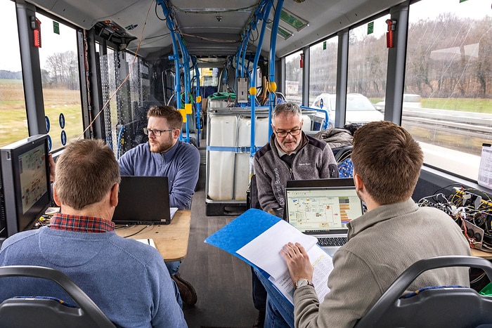 Alpine Challenge: Mercedes-Benz eCitaro fuel cell defies extreme cold and steep passes