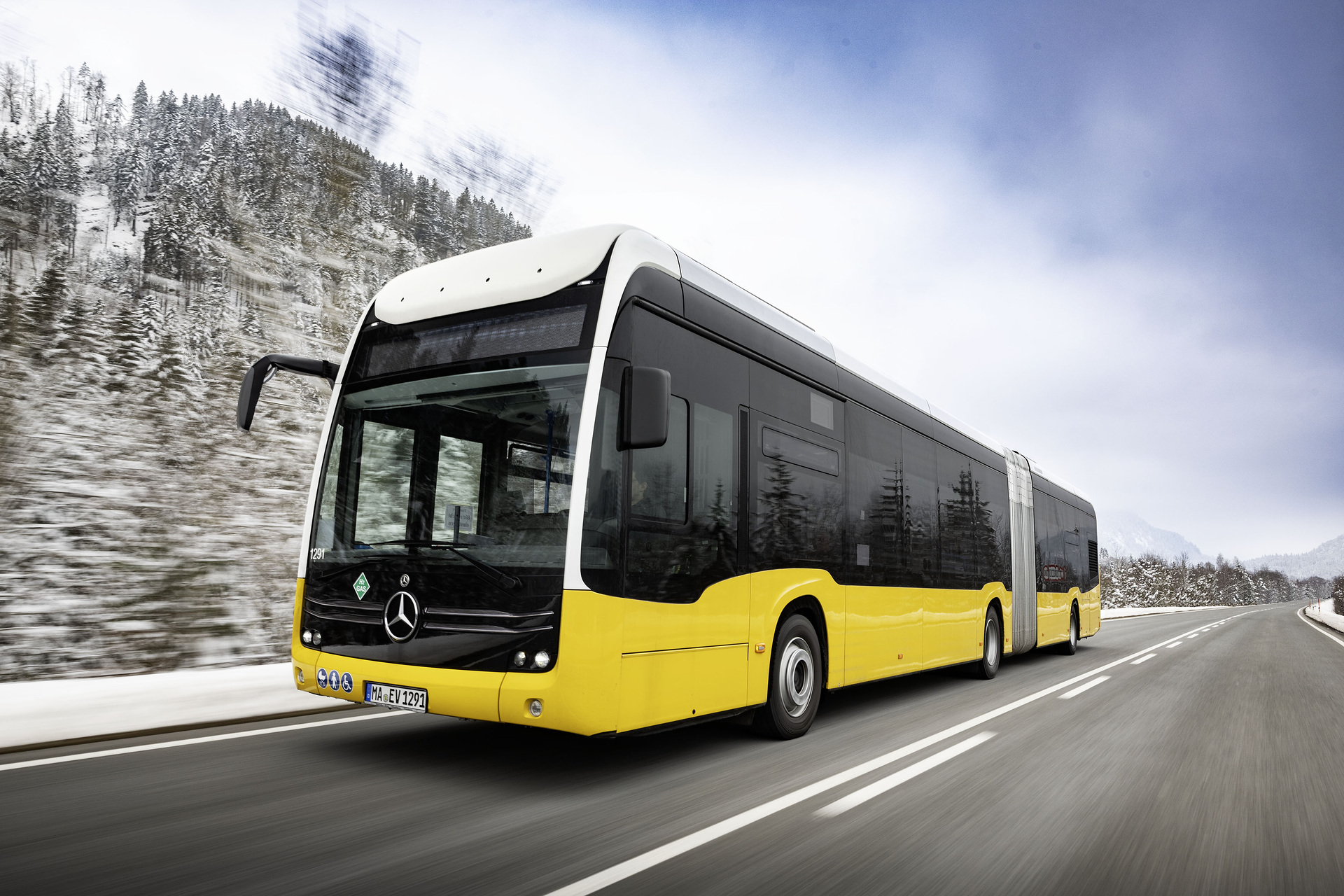 Herausforderung Alpen: Mercedes-Benz eCitaro fuel cell trotzt extremer Kälte und steilen Pässen