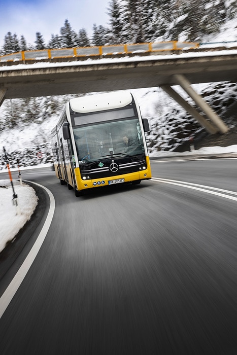 Herausforderung Alpen: Mercedes-Benz eCitaro fuel cell trotzt extremer Kälte und steilen Pässen