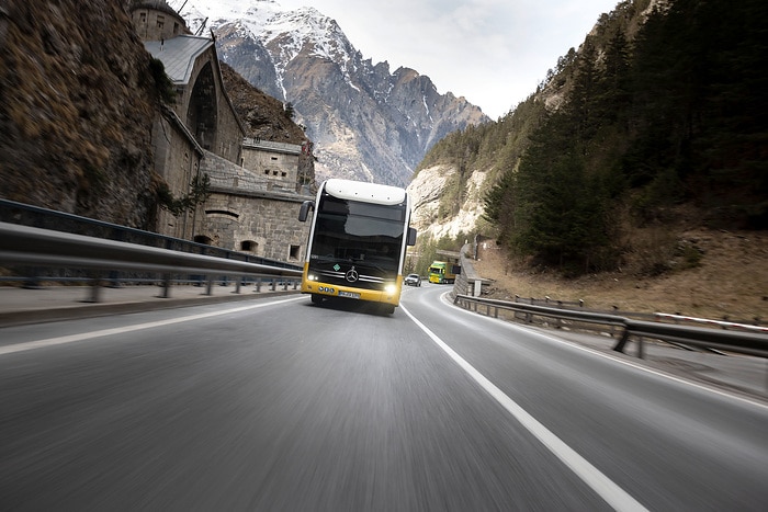 Herausforderung Alpen: Mercedes-Benz eCitaro fuel cell trotzt extremer Kälte und steilen Pässen