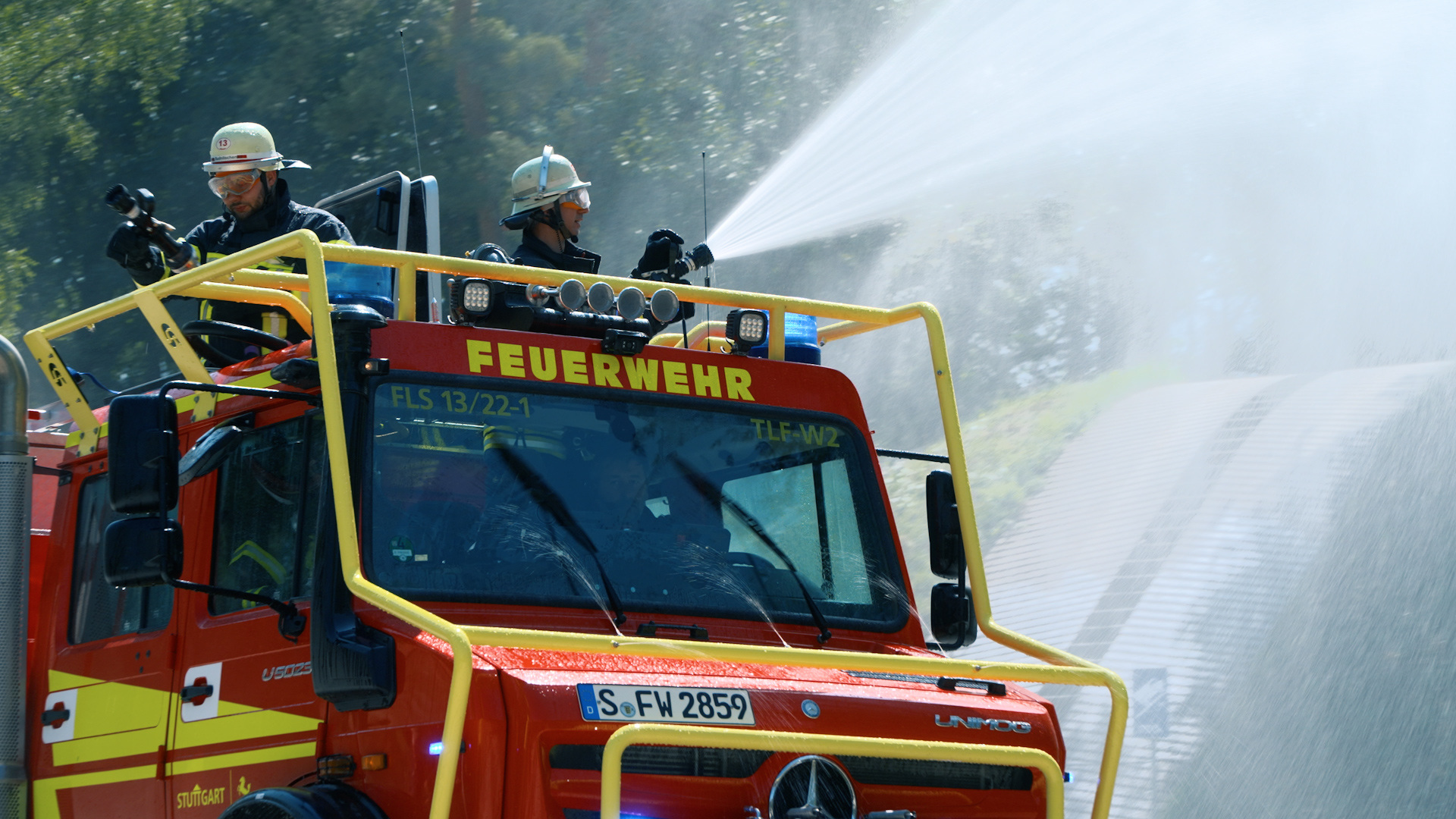 Reinforcement for extreme situations: Stuttgart Fire Department relies on all-terrain Unimog