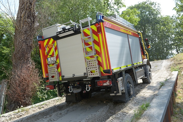 Verstärkung in Extremsituationen: Feuerwehr Stuttgart setzt auf geländegängige Unimog