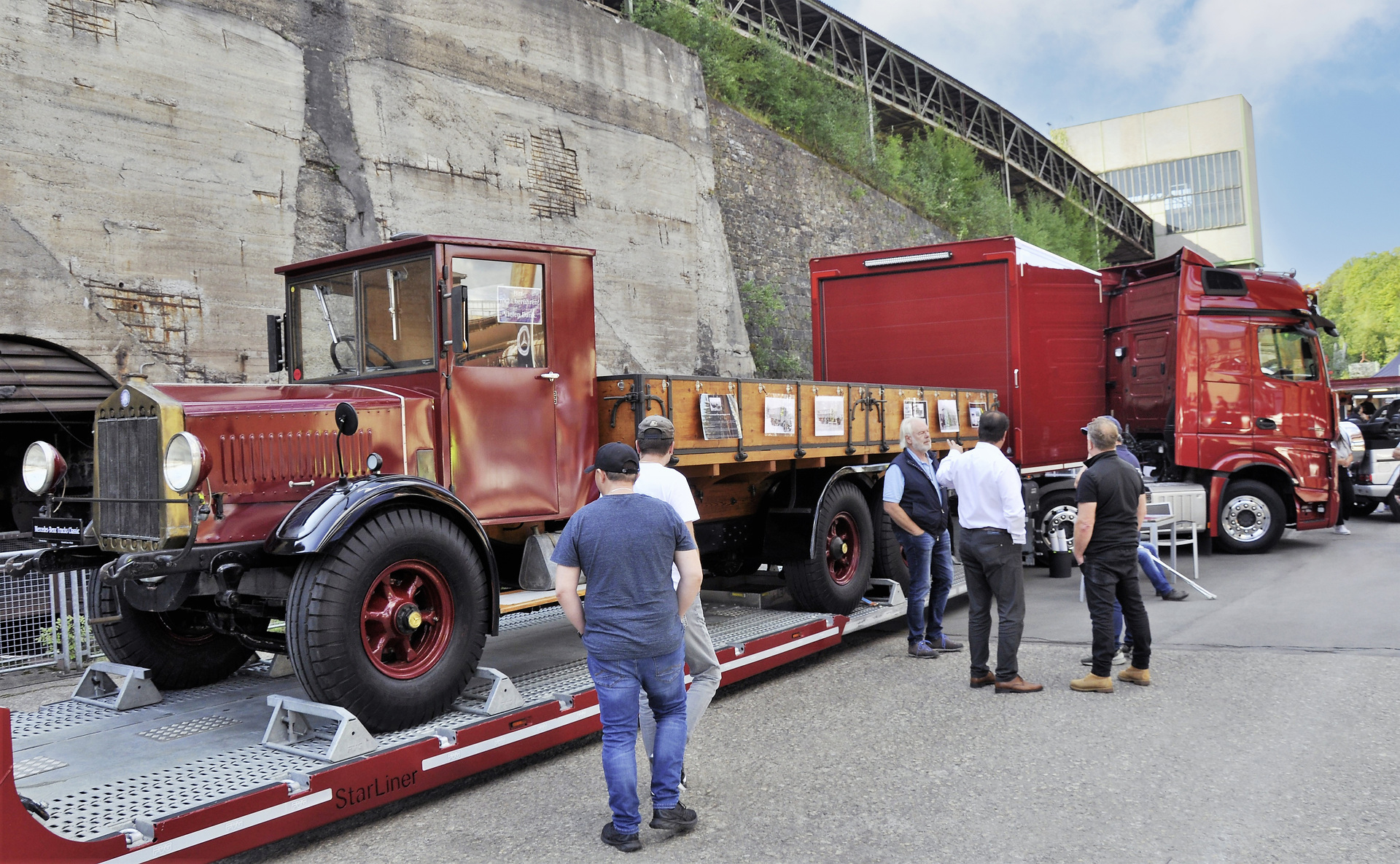 Erster Dreiachser-Lkw von Mercedes-Benz und Setra S 11 glänzen bei den schönen Sternen