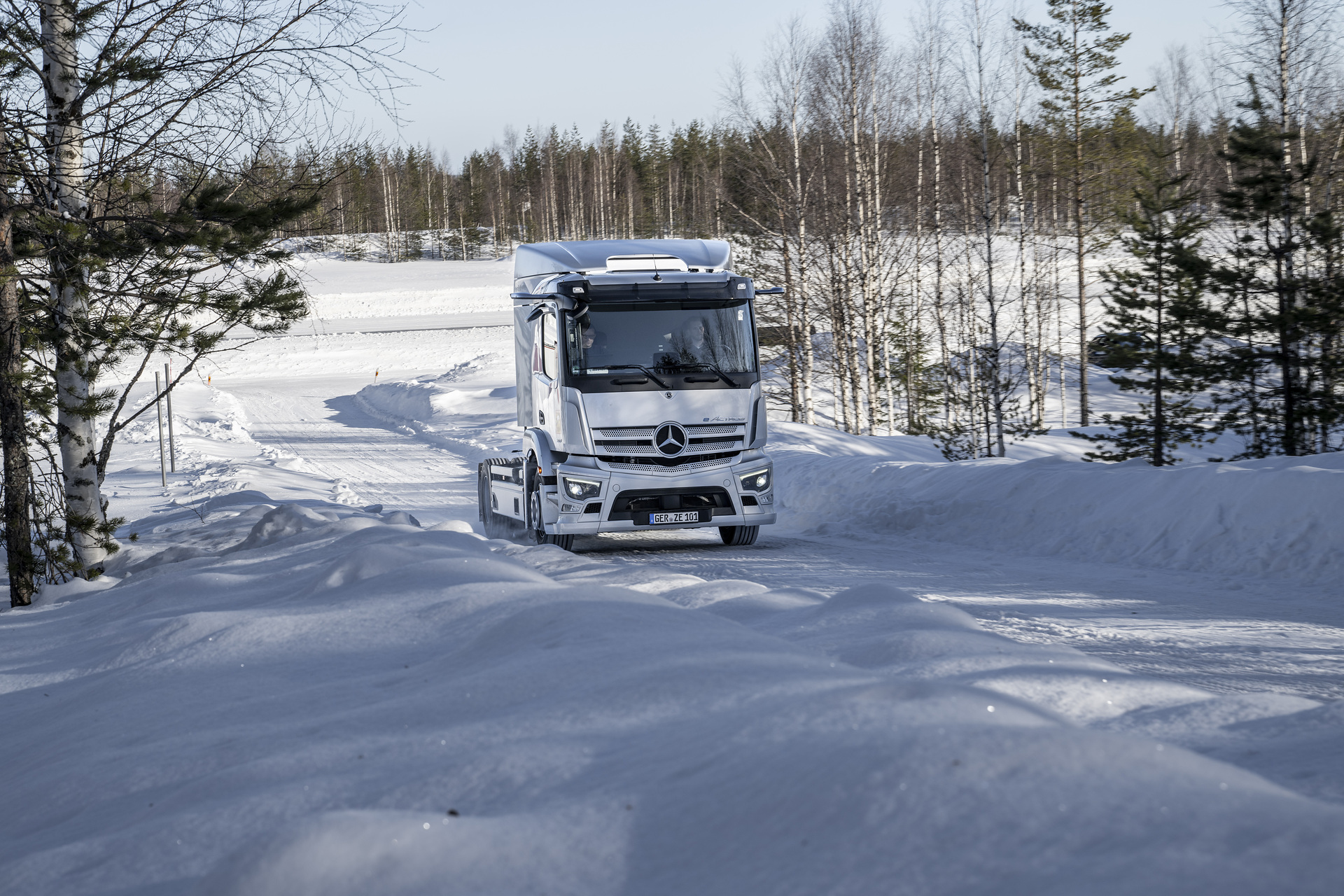 Der eActros im Winter: Fragen und Antworten zum Betrieb bei Kälte, Eis und Schnee