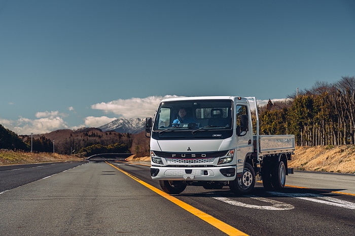 Daimler Truck-Marke FUSO: Leicht-Lkw Canter und eCanter ab sofort noch komfortabler, sicherer und variabler