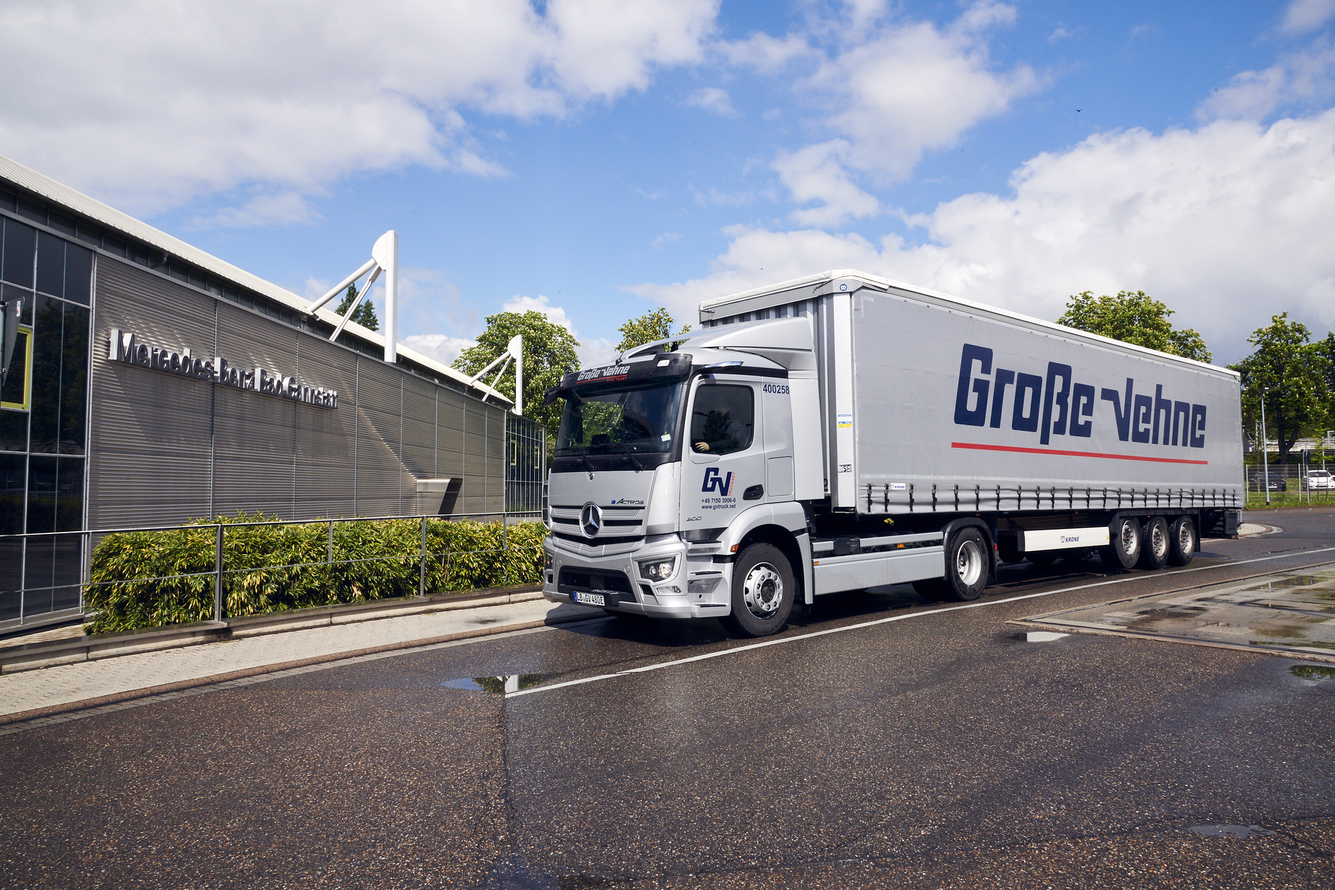 Mercedes-Benz Trucks customer Große-Vehne is actively pushing the drive transition forward