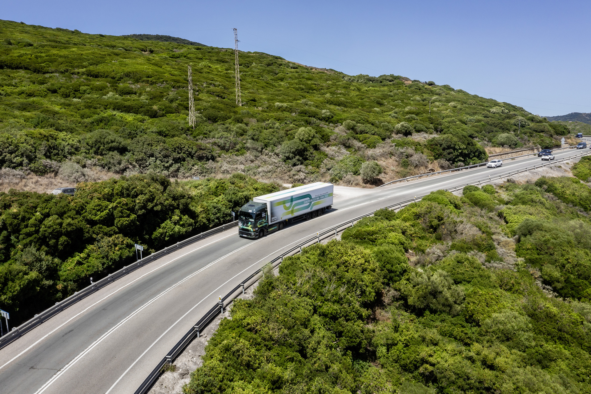 Vollelektrisch durch Europa: eActros 600 Test-Trucks erreichen südlichstes Etappenziel Tarifa