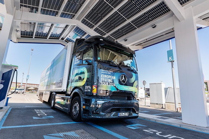 All-electric through Europe: eActros 600 test trucks reach southernmost checkpoint of Tarifa