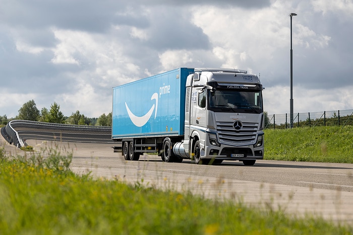 Fuel cell trucks deployed in real-life operations: start of initial customer trials with Mercedes-Benz GenH2 Trucks