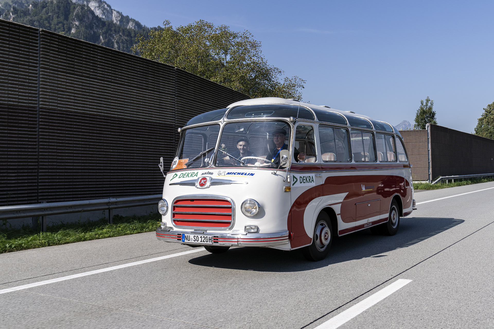 Anniversary tour: Eight truck and bus legends from Mercedes-Benz and Setra at the 20th Germany tour for historic commercial vehicles