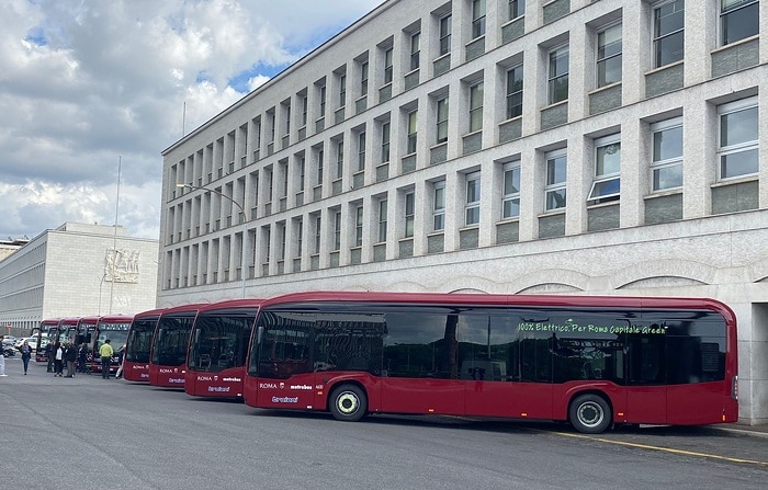 Rom wird elektrisch: Autoservizi Troiani erweitert seine E-Bus-Flotte mit 110 Mercedes-Benz eCitaro