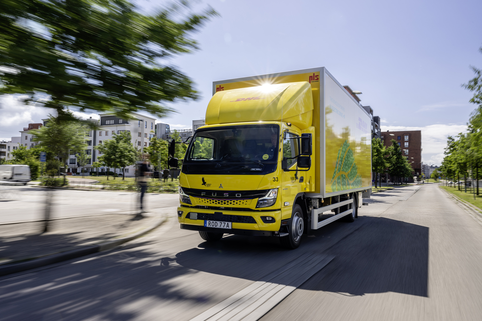 FUSO eCanter in Sweden: Falkenklev Logistik electrifies its routes for DHL in Malmö