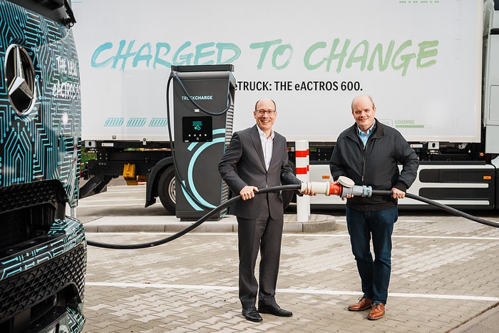 Charging instead of refueling: Mercedes-Benz Wörth plant opens fast-charging park for e-trucks in inbound logistics