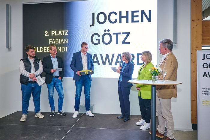 Award for apprentices at Daimler Truck: “Jochen Götz Award” presented for the first time to outstanding young talents