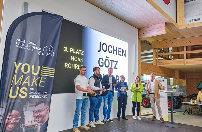 Award for apprentices at Daimler Truck: “Jochen Götz Award” presented for the first time to outstanding young talents