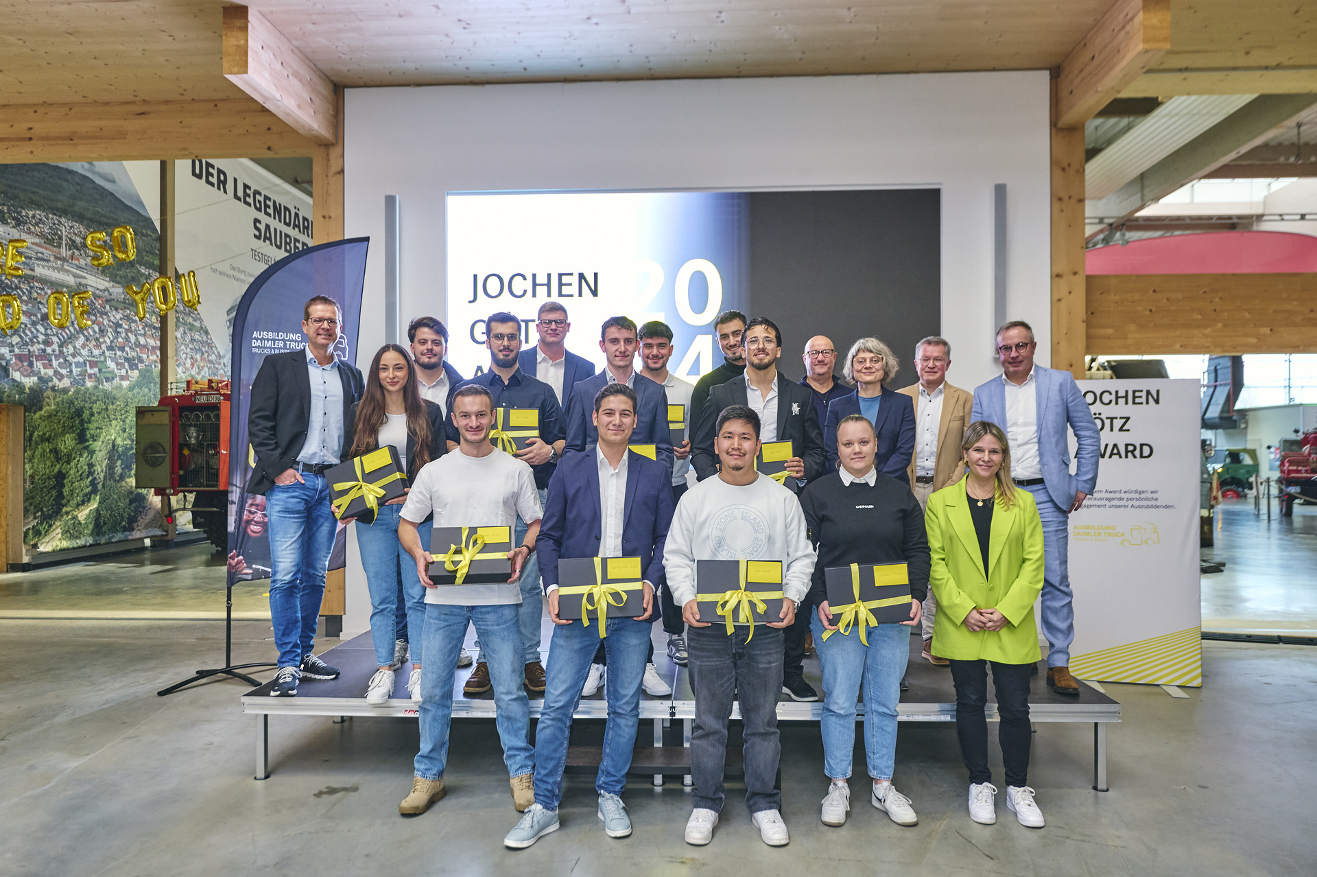 Award for apprentices at Daimler Truck: “Jochen Götz Award” presented for the first time to outstanding young talents