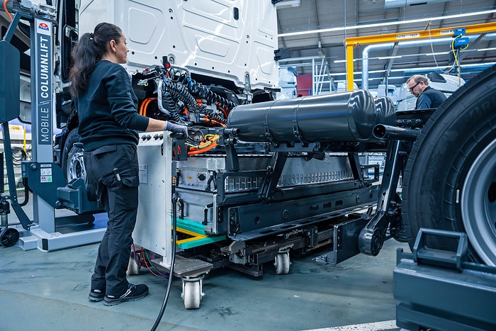 Daimler Truck celebrates series launch of the Mercedes-Benz eActros 600 for long-distance haulage in Wörth