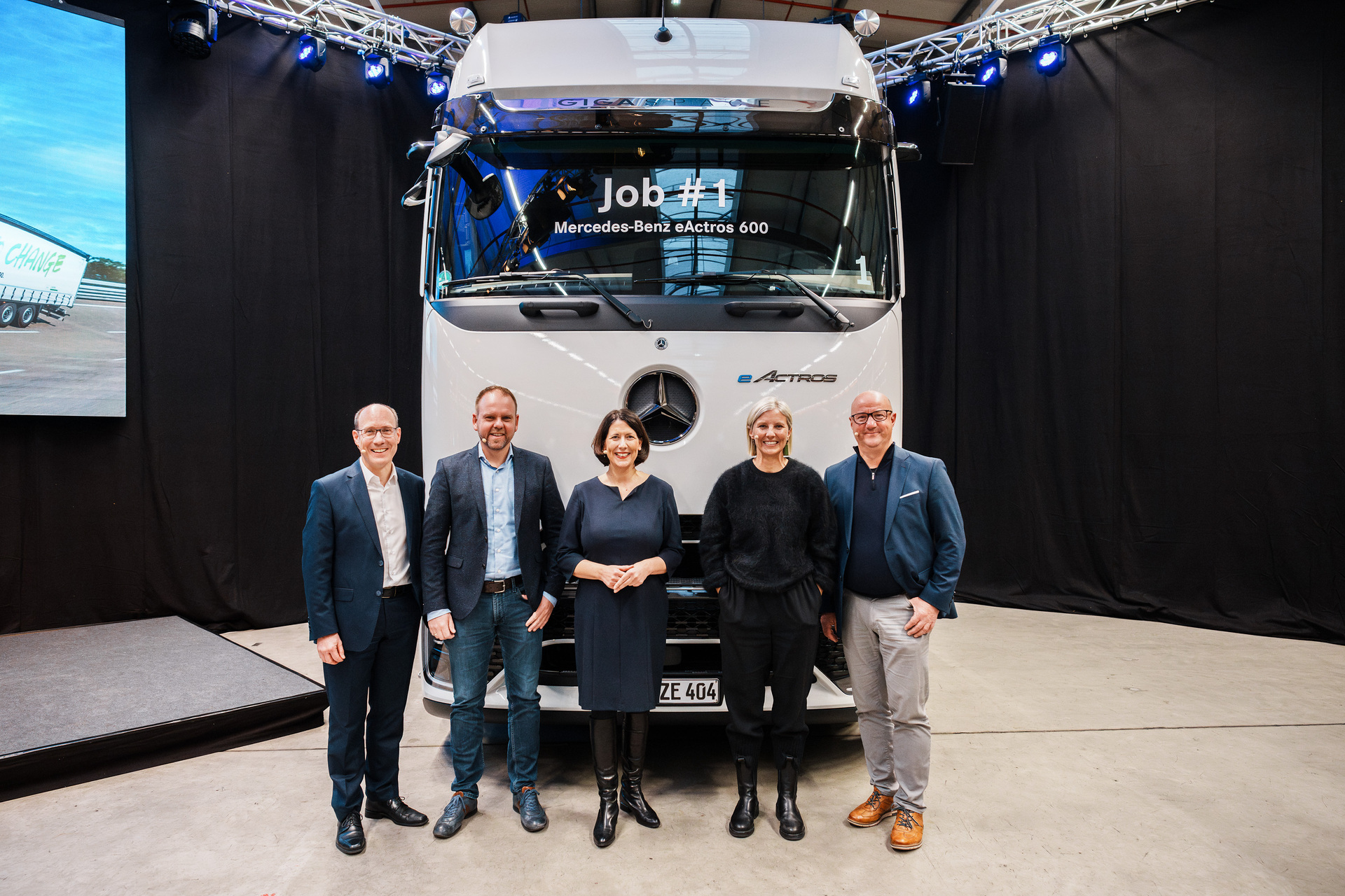 Daimler Truck celebrates series launch of the Mercedes-Benz eActros 600 for long-distance haulage in Wörth