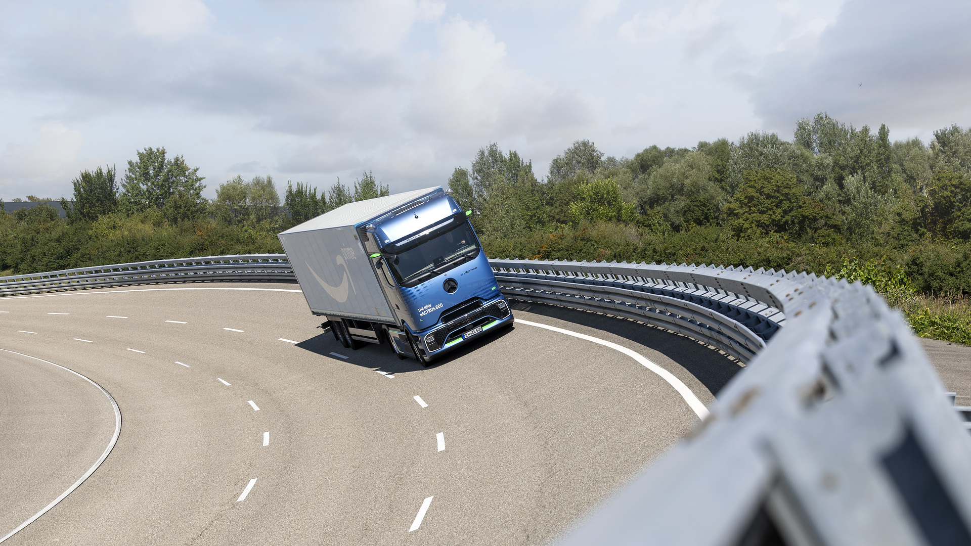 Großauftrag für Mercedes-Benz Trucks: Amazon bestellt über 200 eActros 600