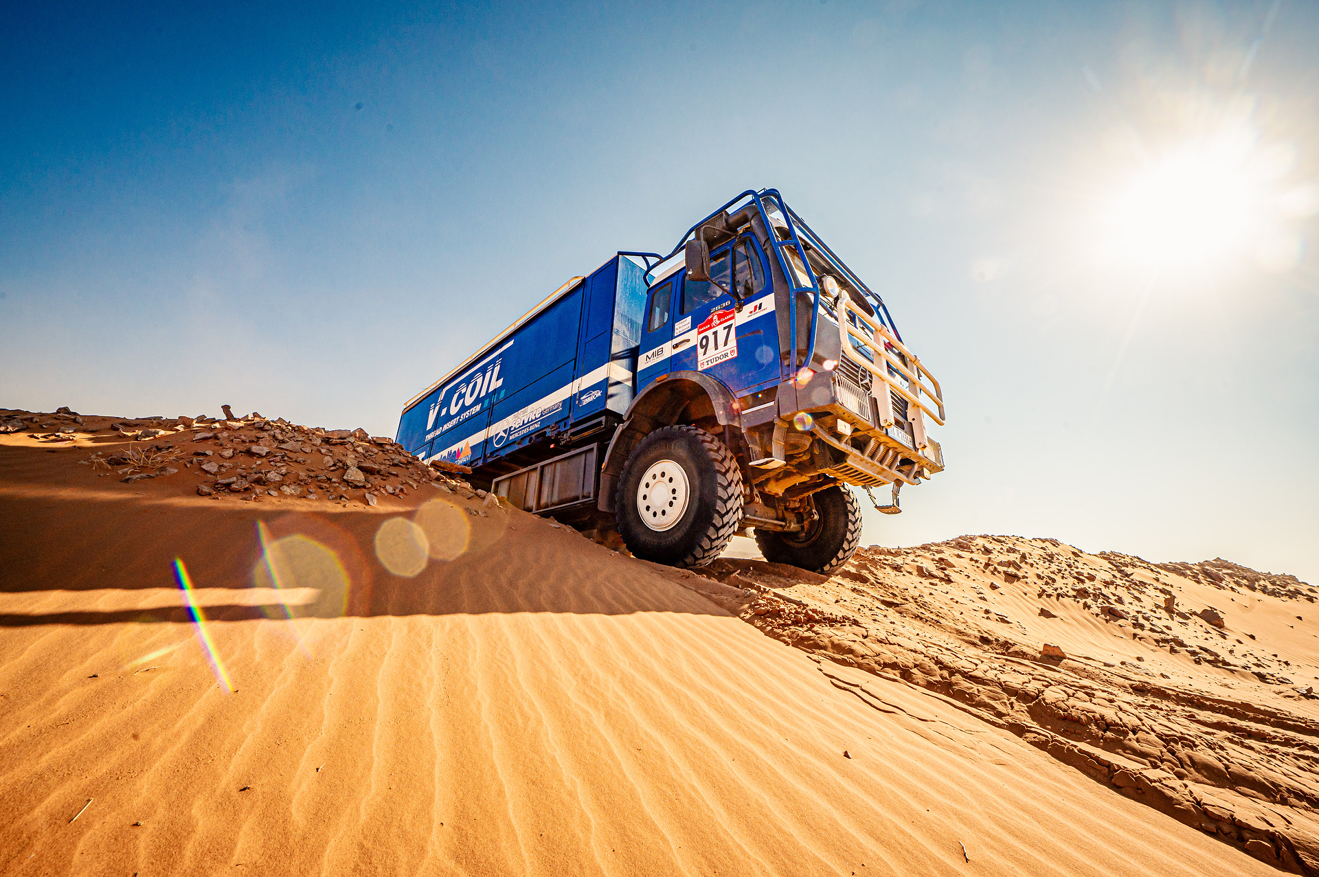 Dakar Rally 2025: two Mercedes-Benz truck legends as a rolling workshop in the world’s toughest race