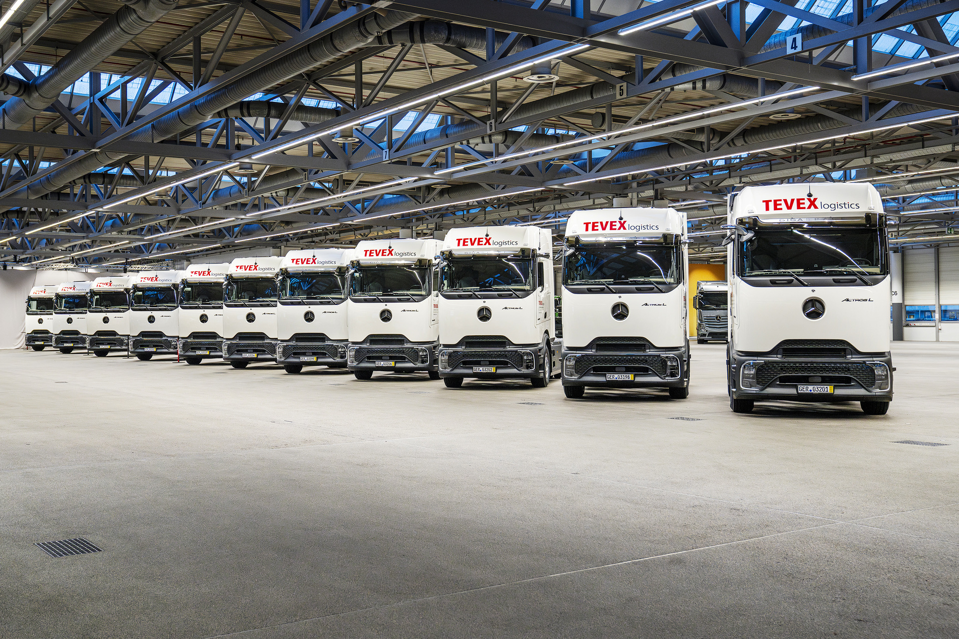 Tevex Logistics modernises its fleet with 150 new Mercedes-Benz Actros L vehicles for greater efficiency and safety