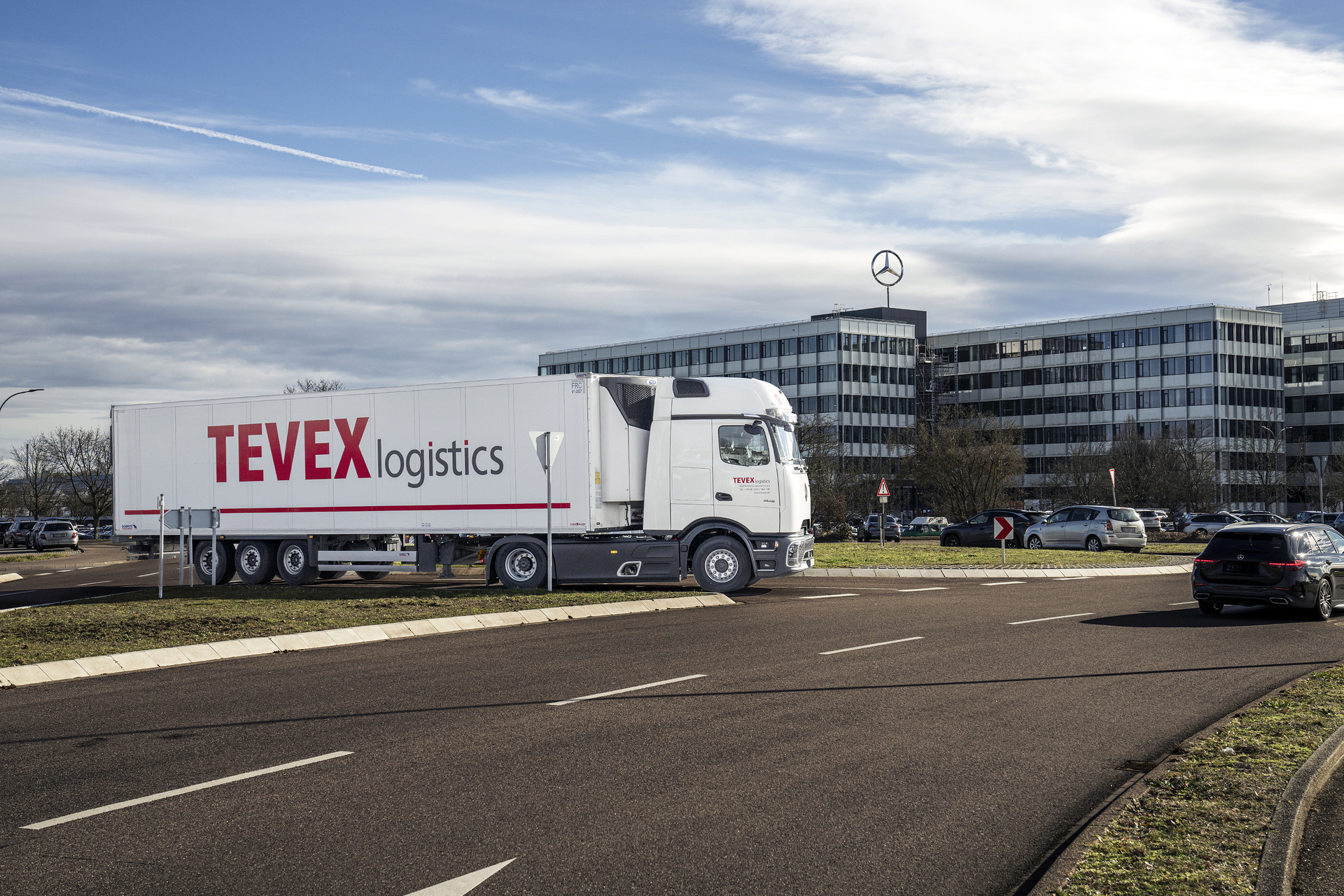 Tevex Logistics modernises its fleet with 150 new Mercedes-Benz Actros L vehicles for greater efficiency and safety