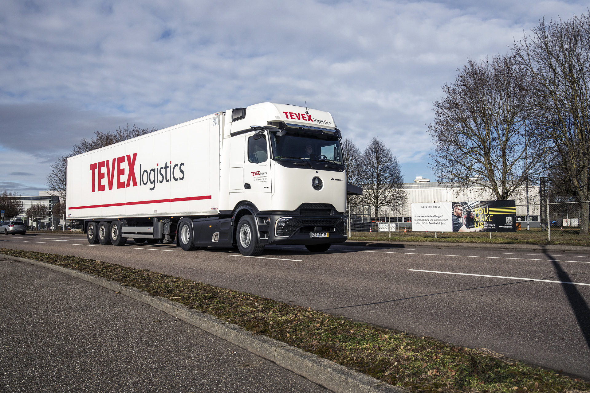 Tevex Logistics modernises its fleet with 150 new Mercedes-Benz Actros L vehicles for greater efficiency and safety