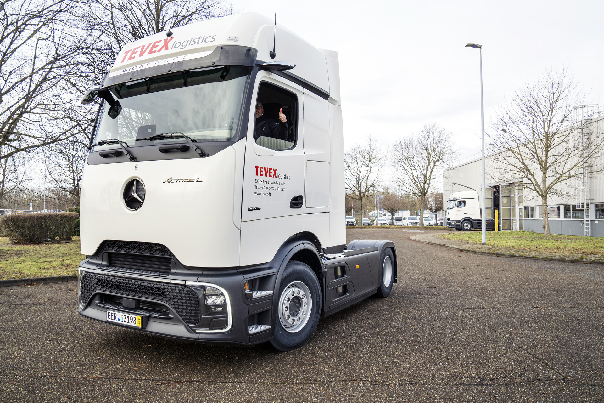 Tevex Logistics modernises its fleet with 150 new Mercedes-Benz Actros L vehicles for greater efficiency and safety