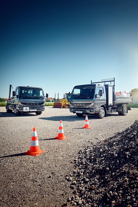 Vielseitig auf dem Bau: Daimler Truck Marke FUSO mit drei Varianten des Canter auf der bauma 2025