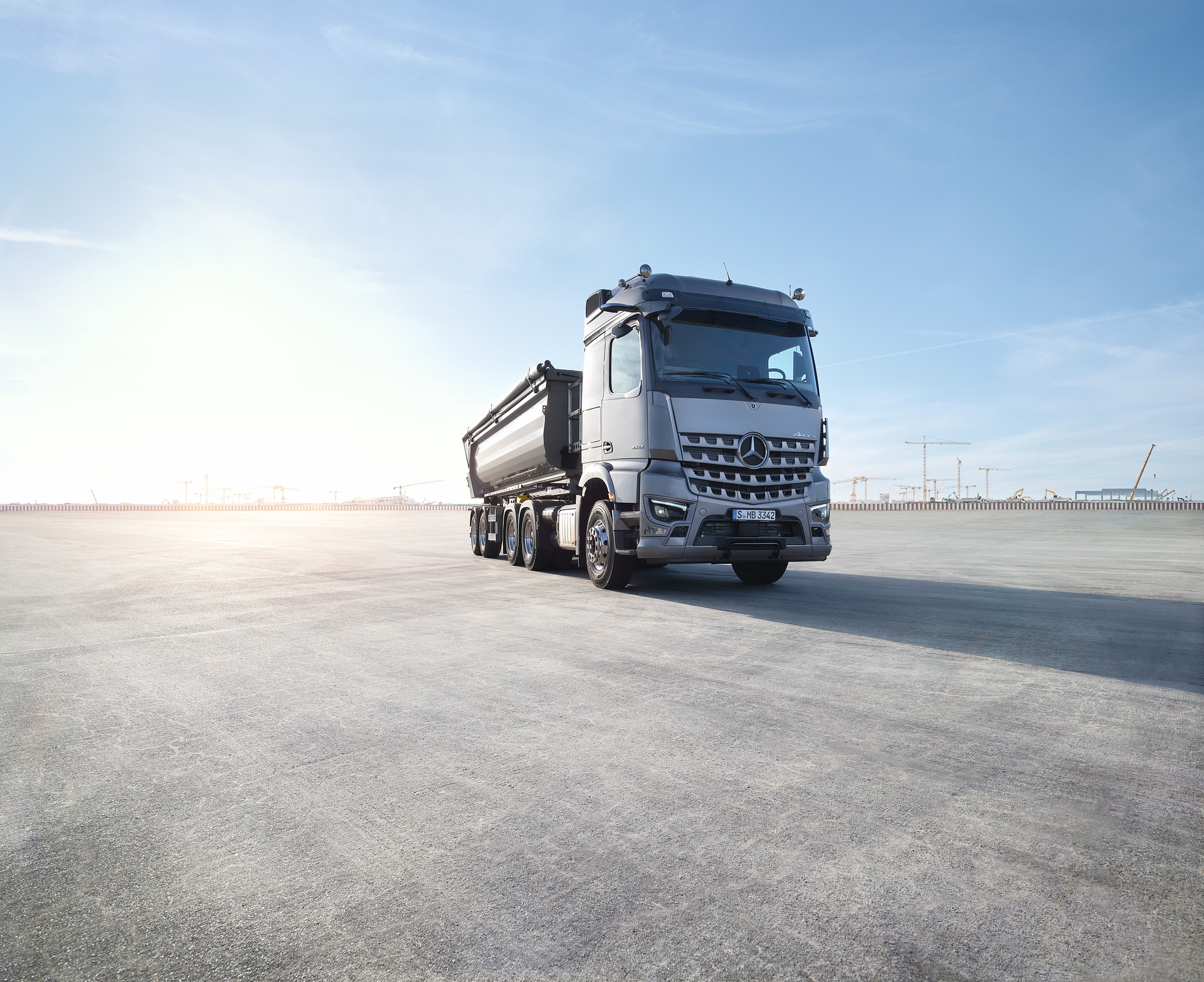 Mercedes-Benz Trucks auf der bauma 2025: Nachhaltige Fahrzeug-, Service- und Mobilitätslösungen für den Bauverkehr