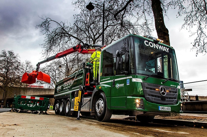 Mercedes-Benz Trucks auf der bauma 2025: Nachhaltige Fahrzeug-, Service- und Mobilitätslösungen für den Bauverkehr