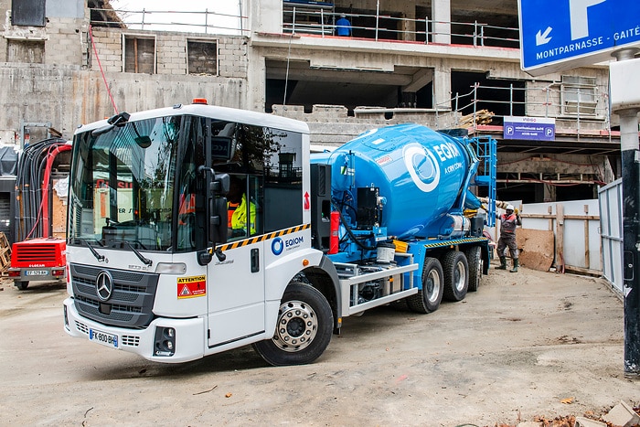 Mercedes-Benz Trucks auf der bauma 2025: Nachhaltige Fahrzeug-, Service- und Mobilitätslösungen für den Bauverkehr