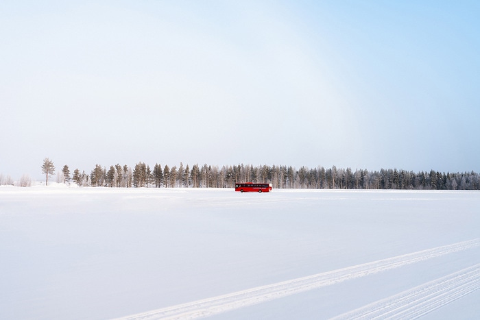 The new eIntouro successfully defies cold, ice and snow: Daimler Buses tests electric intercity bus in Finland