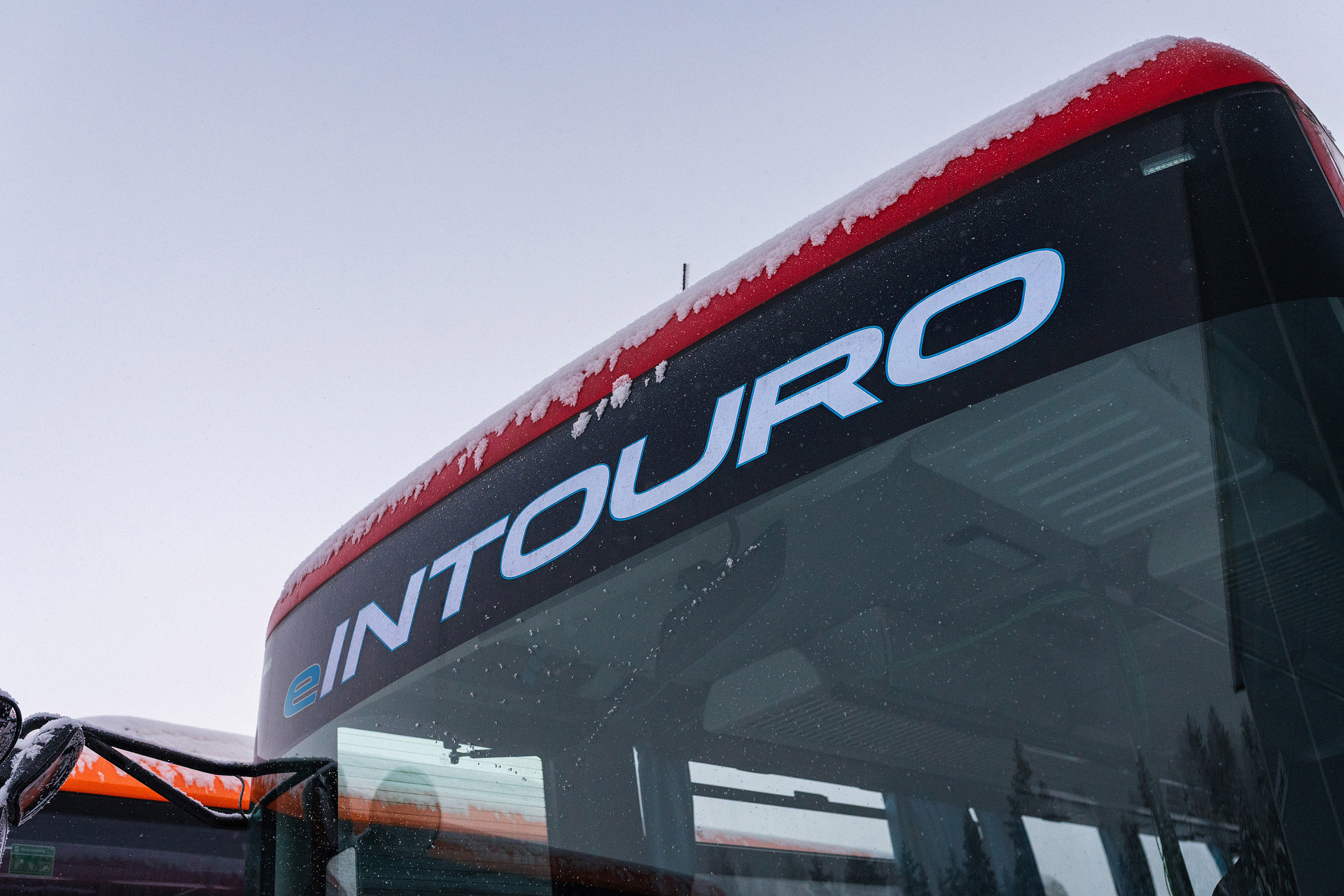 The new eIntouro successfully defies cold, ice and snow: Daimler Buses tests electric intercity bus in Finland